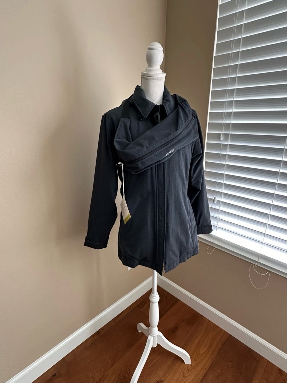 ExOfficio Women’s Waterproof Rain Jacket Black Packable Travel Hooded Size Small